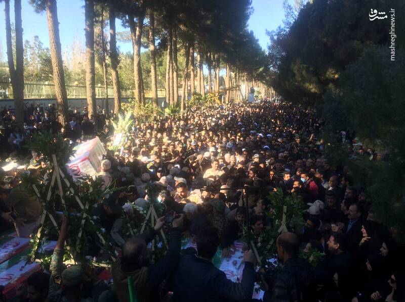 تشییع پیکر شهدای حادثه تروریستی راسک در زاهدان+ عکس و فیلم