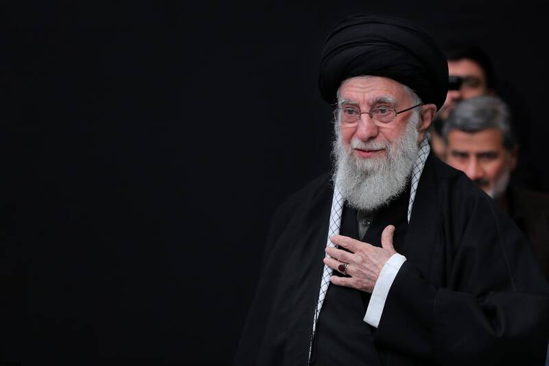 مروری بر بیانات رهبر انقلاب درباره ابعاد سیاسی و اجتماعی حضرت زهرا(س)