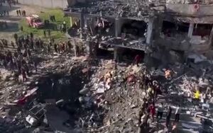نمایی از محله بمباران شده در گذرگاه رفح