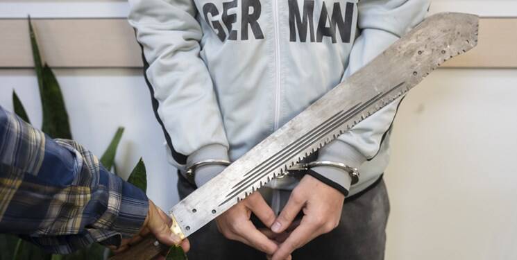 شکافتن سر جوان ۲۰ ساله برای دزدیدن گوشی+ فیلم