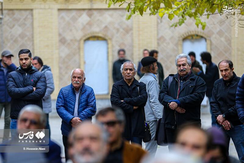 عکس / حضور چهرهها در مراسم تشییع پیکر "توران مهرزاد" 8
