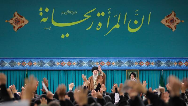 وزارت زنان از دید آقا+ عکس