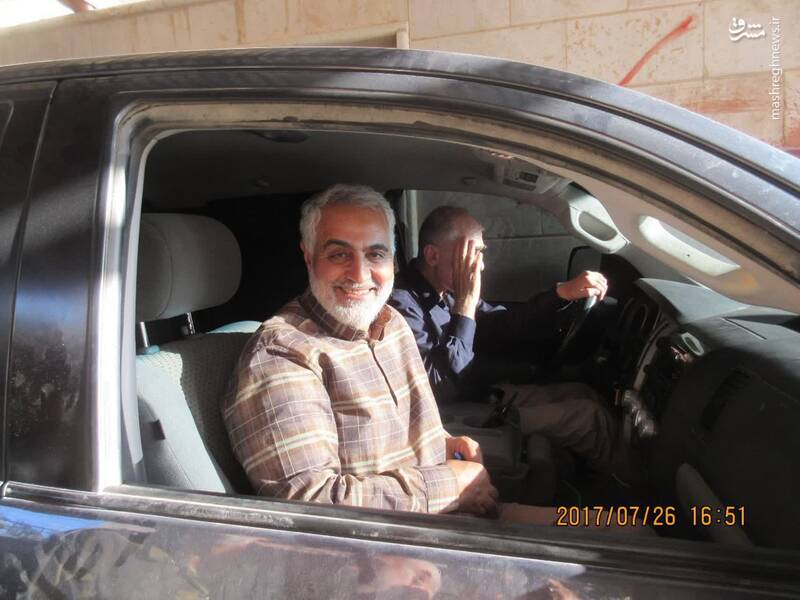 دعای خیر مادر در چهارمین سالگرد حاج قاسم+عکس