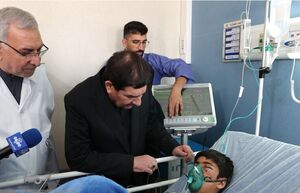 عیادت معاون اول رئیس‌جمهور از مجروحان حادثه تروریستی کرمان