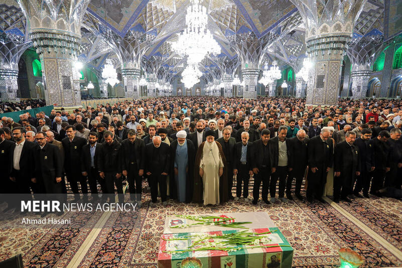 مراسم وداع با پیکر ۲ شهید حادثه تروریستی کرمان در حرم امام رضا (ع)
