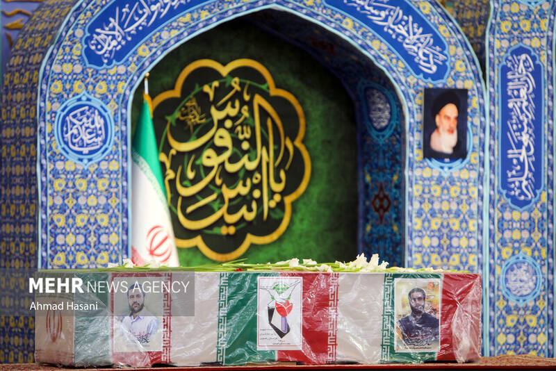 مراسم وداع با پیکر ۲ شهید حادثه تروریستی کرمان در حرم امام رضا (ع)