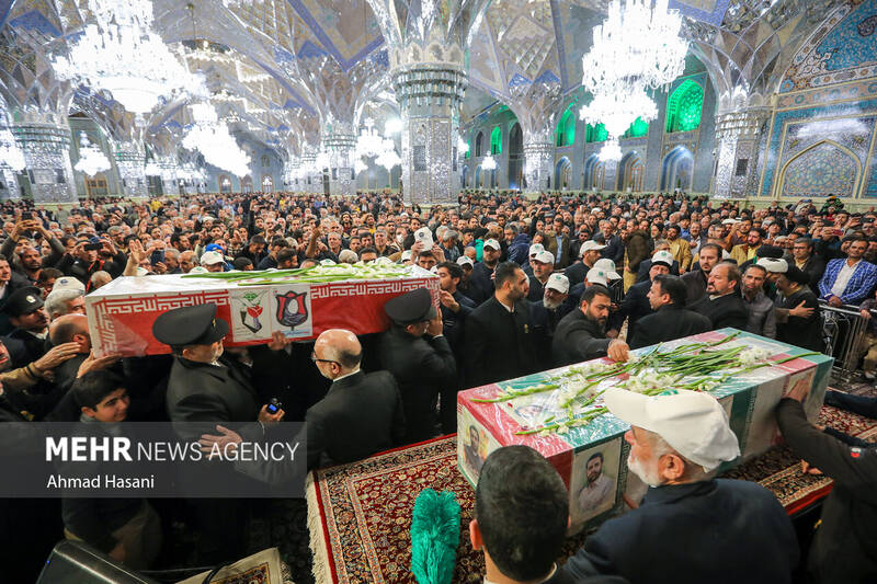 مراسم وداع با پیکر ۲ شهید حادثه تروریستی کرمان در حرم امام رضا (ع)