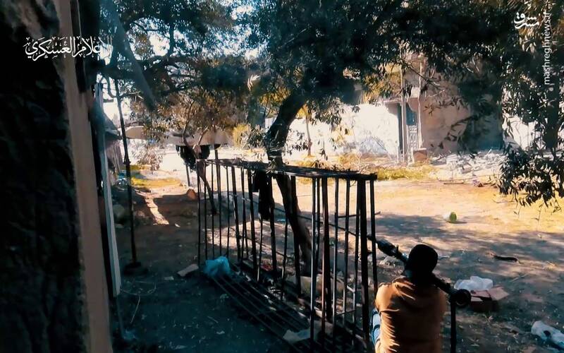 کشتار بیرحمانه خبرنگاران در حملات جنایت آمیز رژیم صهیونیستی / چهارمین شرکت بزرگ کشتیرانی چین حرکت کشتیهای خود به سمت اراضی اشغالی را متوقف کرد / معترضان در تلآویو: رسیدن به روز صدم جنگ ممنوع، همین الان اسرا را بازگردانید / یورش مجدد نظامیان به جنین / یک نظامی صهیونیست در جنین به هلاکت رسید + عکس و فیلم