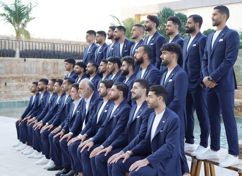لباس رسمی تیم ملی فوتبال رونمایی شد +عکس
