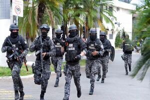 وضعیت اضطراری در اکوادور| فرار رئیس باند بزرگ تبهکاری از زندان؛ یک شبکه تلویزیونی اشغال شد