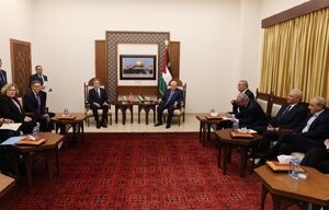 محمود عباس با وزیر خارجه آمریکا در رام الله دیدار کرد