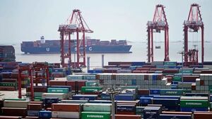 کاهش صادرات سالانه چین برای اولین بار در ۷ سال گذشته