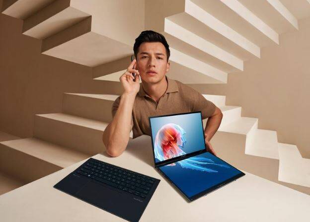 اولین لپ تاپ 14 اینچی دو صفحه ای در جهان تولید شد