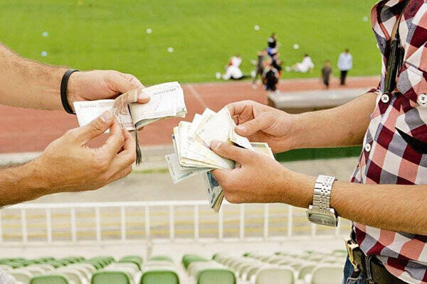 لیگ شرطبندها زودتر از فوتبال شروع شد/ فوتبال در کوچه جیببرها