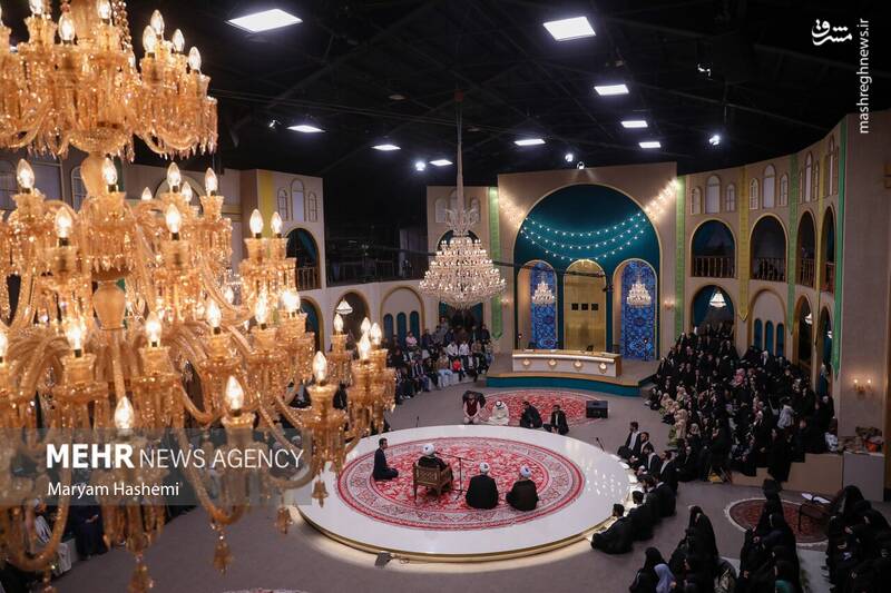 عکس / بازدید رئیس سازمان صدا و سیما از برنامه حسینیه معلی 12
