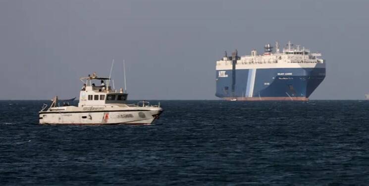 شرکتهای بیمه از پوشش کشتیهای انگلیسی و آمریکایی خودداری میکنند