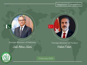 گفت‌وگوی تلفنی وزیران خارجه پاکستان و ترکیه/اسلام‌آباد خواهان تنش نیست