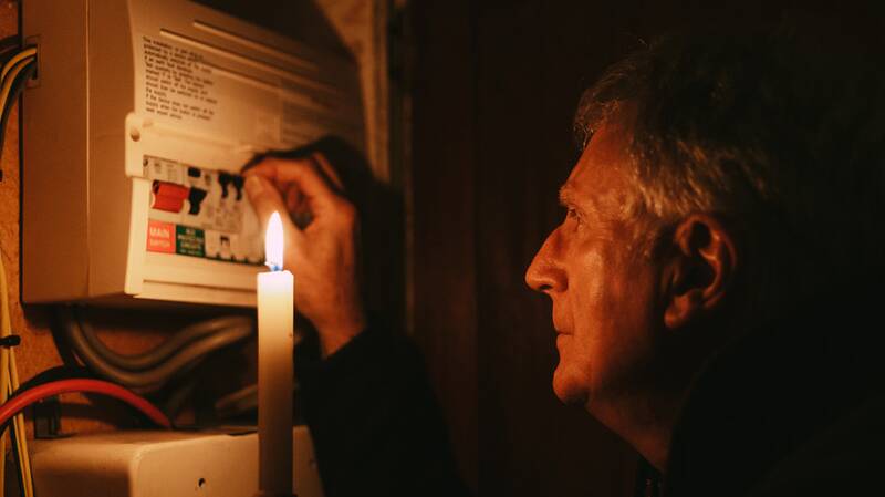 قطع برق میلیونها خانوار انگلیسی به دلیل پرداخت نکردن قبض انرژی