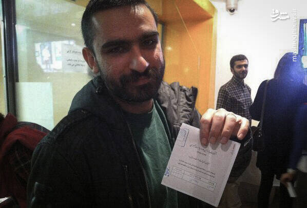 رپر منافقین را بیشتر بشناسید/ از تبلیغات انتخاباتیبرای اصلاحطلبان تا لیدری تحرکات تروریستی در ایران/ خواننده پروژه هزارخنجر مسلح شد!