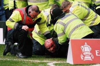 اتفاقی شرم آور در فوتبال انگلیس +فیلم