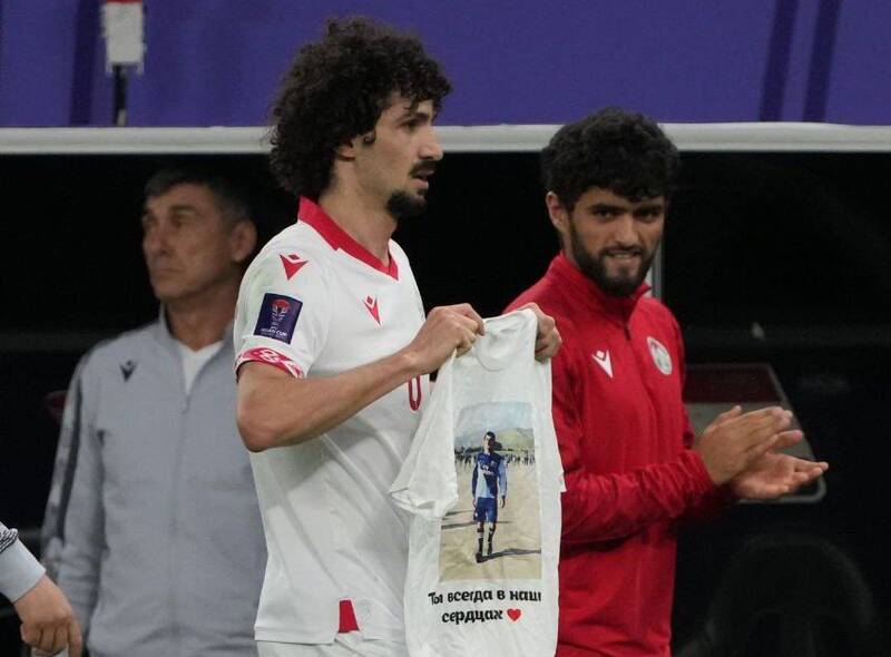 چرا هنانوف پس از گلزنی به امارات گریه کرد؟ +عکس و فیلم