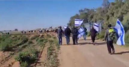 ممانعت اسرائیلی‌ها از ورود کمک به داخل غزه+ فیلم