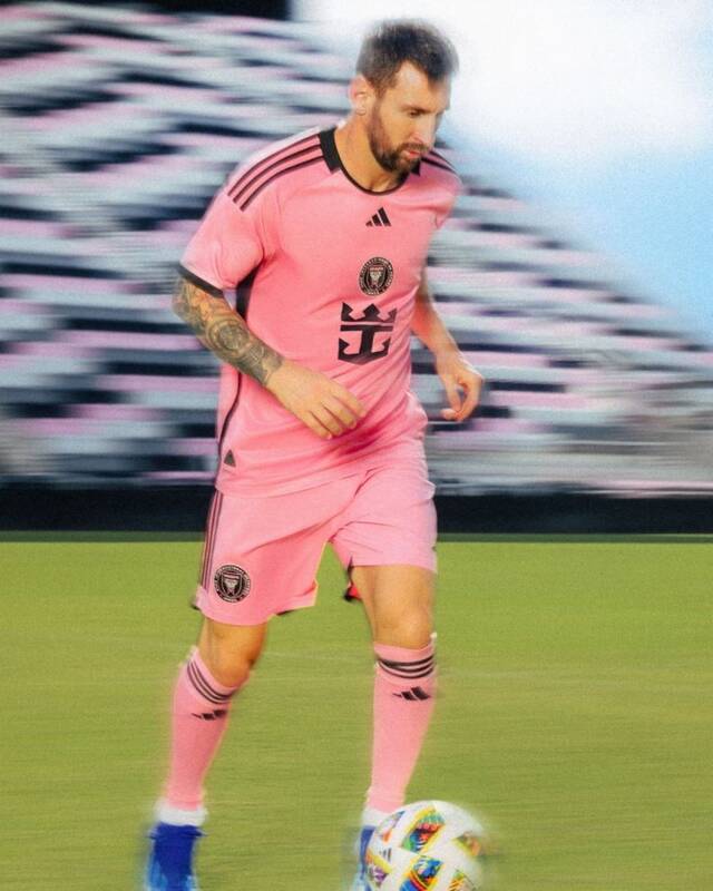 رونمایی از پیراهن جدید مسی در بازی امشب مقابل الهلال + عکس