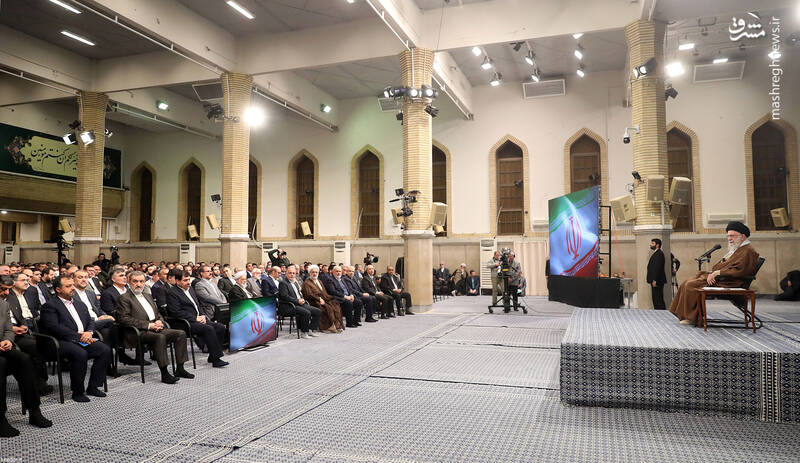 رشد نقدینگی باید متوقف شود/ مهمترین وظیفه دولت بهبود فضای کسب و کار و برطرف کردن موانع آن است