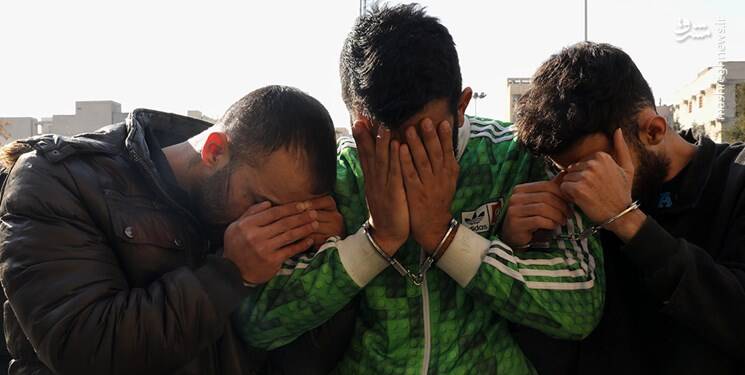 اخاذی مأمور قلابی شهرداری و سرقت با موتور قسطی