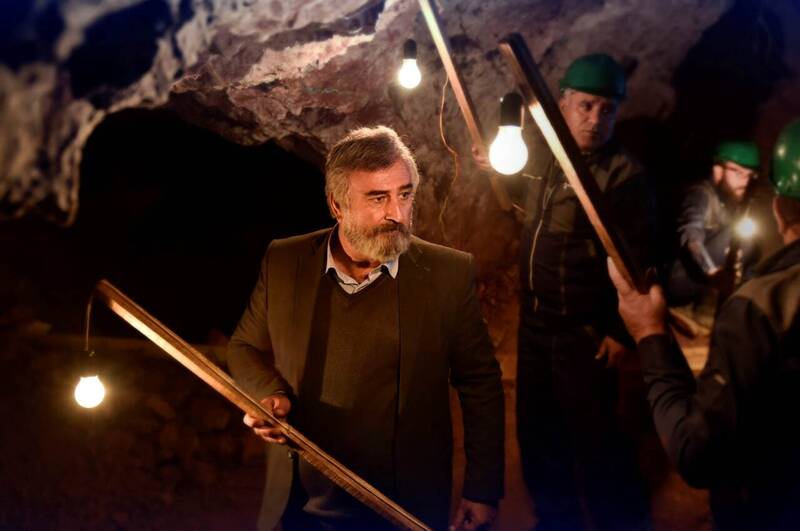 نگاهی به فیلم «آبی روشن» / آیا نمیتوان بدون شعارهای گلدرشت، فیلم «معنوی» ساخت؟! 6