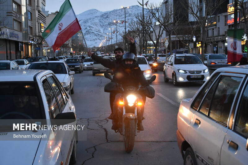 شادی مردم اراک پس از پیروزی ایران مقابل ژاپن