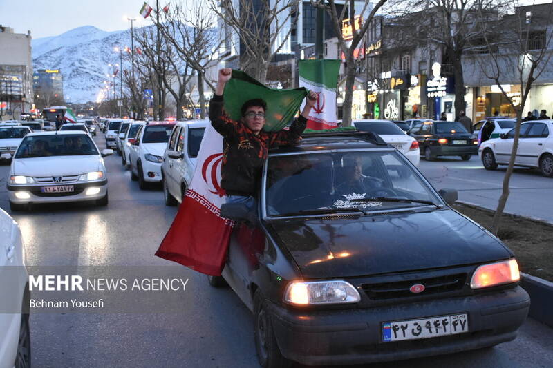 شادی مردم اراک پس از پیروزی ایران مقابل ژاپن