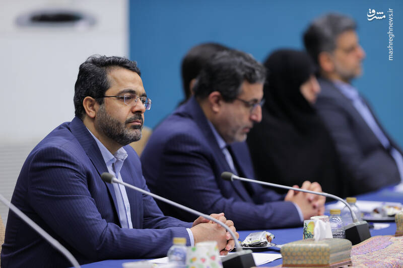 عکس / نشست رئیسجمهور با مدیران مناطق آزاد ویژه اقتصادی 6