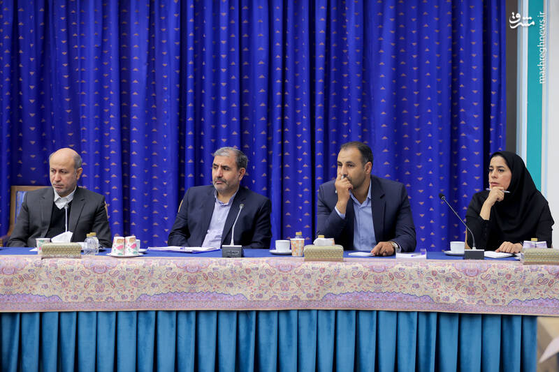 عکس / نشست رئیسجمهور با مدیران مناطق آزاد ویژه اقتصادی 18