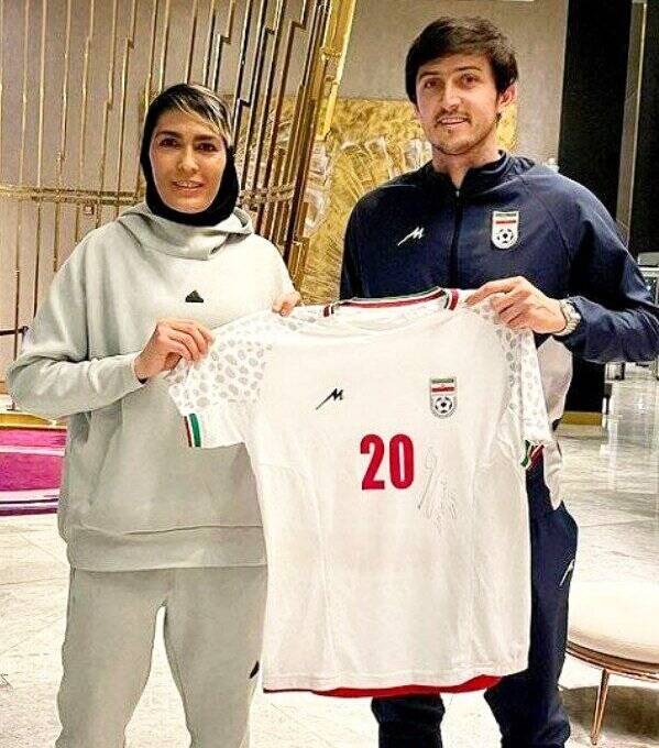 هدیه سردار آزمون به منصوریان +عکس