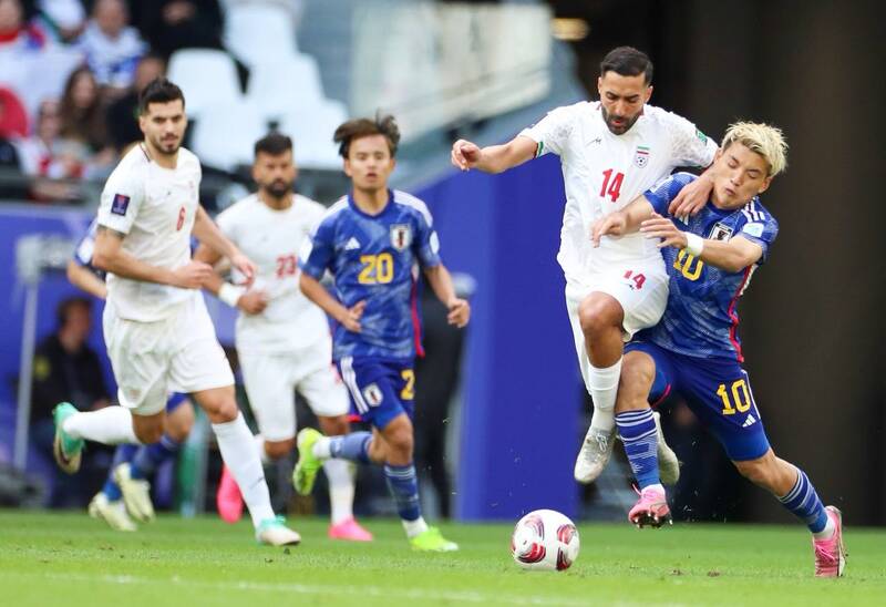 ساختار دفاعی تیم ملی در همه بازیها مشکل داشت/ قلعه نویی بماند ولی کادرفنی تقویت شود