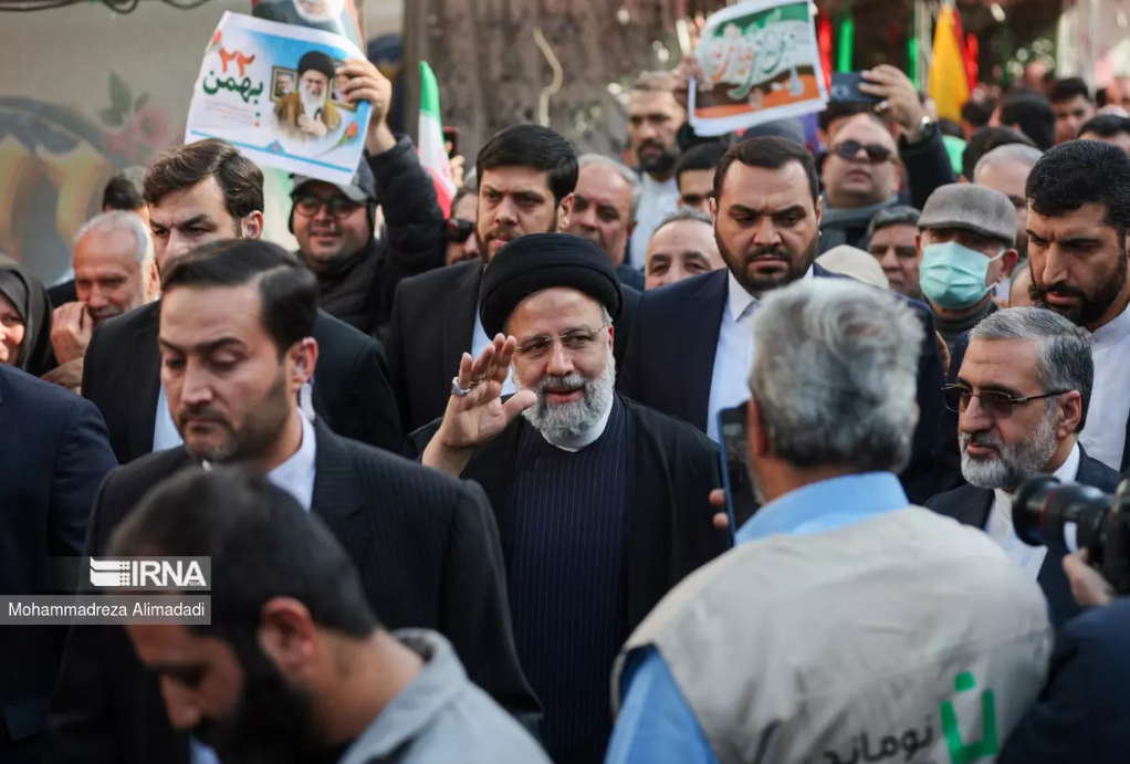 حضور پرشور مردم و مسئولان و نمایش اقتدار دفاعی در مسیر راهپیمایی ۲۲ بهمن +فیلم و عکس