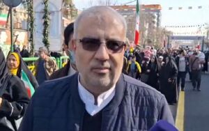 فیلم/ حضور وزیر نفت در راهپیمایی ۲۲ بهمن