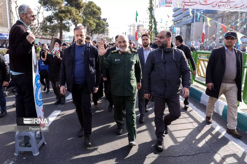 تصاویر حضور چهرهها در مراسم یوم الله 22 بهمن 5