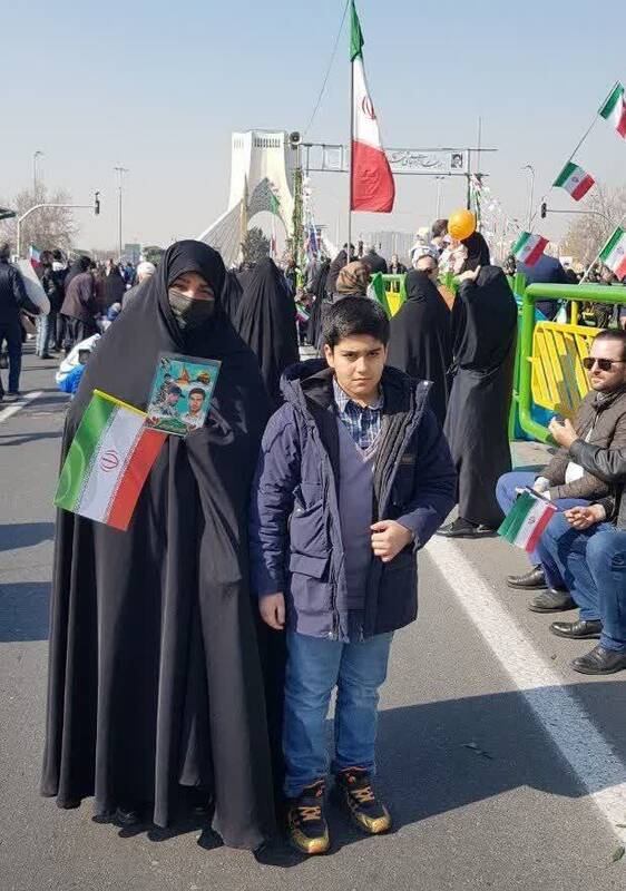 حضور فرزندان شهدای مدافع حرم و امنیت در راهپیمایی 22 بهمن + عکس 7
