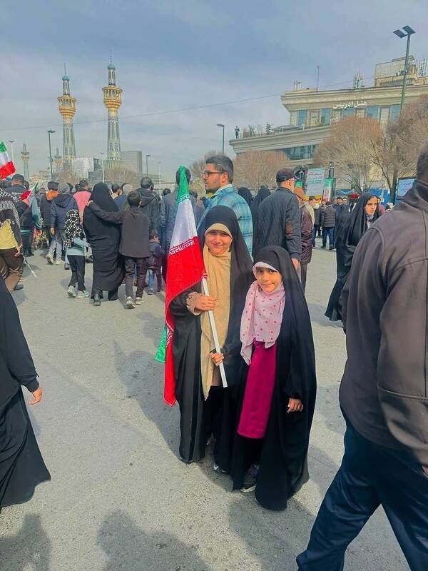 حضور فرزندان شهدای مدافع حرم و امنیت در راهپیمایی 22 بهمن + عکس 3