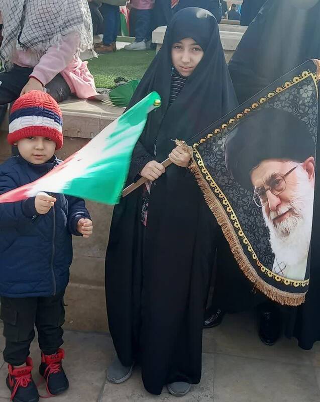 حضور فرزندان شهدای مدافع حرم و امنیت در راهپیمایی 22 بهمن + عکس 6