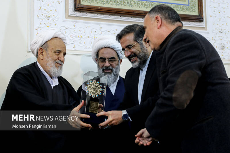 عکس / نکوداشت استاد «شیخ حسین انصاریان» 19
