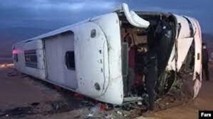 برخورد اتوبوس با کامیون در شرق سبزوار یک کشته و ۴۴ مصدوم داشت