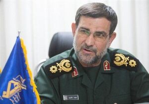 دریادار تنگسیری: رفع مشکلات اقتصادی اولویت دولتمردان آینده باشد