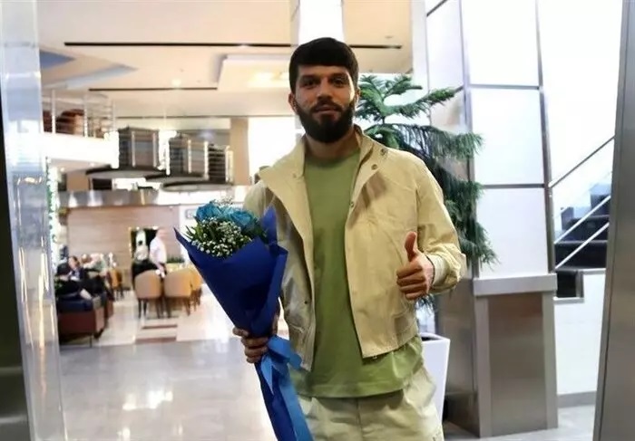 اختلاف استقلال و ستاره ازبک صحت ندارد؛ کارت بازی ماشاریپوف هفته گذشته صادر شد