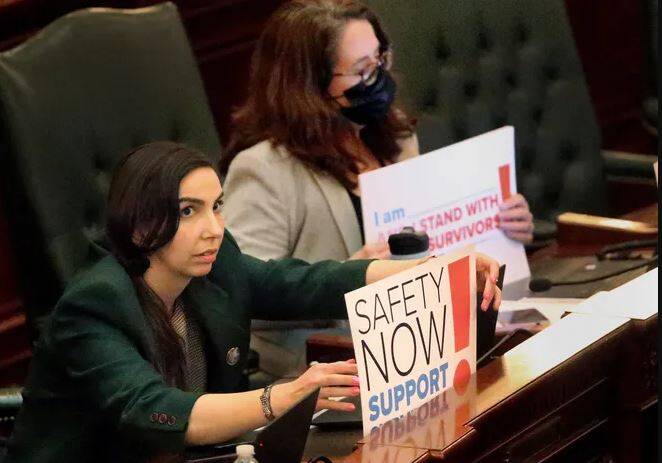 نمایندگان شیطانی آمریکا به دنبال دزدیدن کودکان از والدین! +عکس