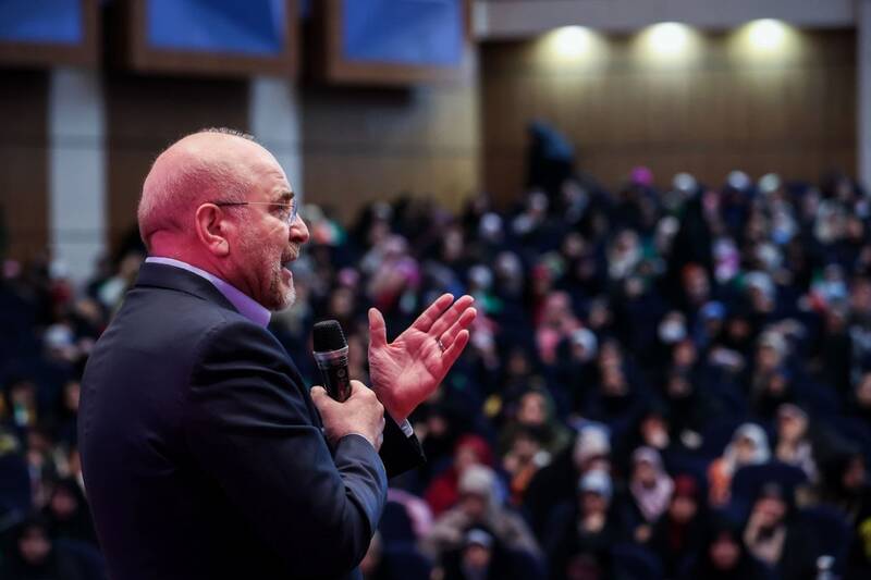 گردهمایی بزرگ «ایران آینده» و حضور قالیباف، در جمع دختران جوان دانشگاه و محلات تهران