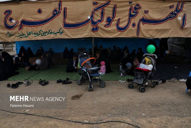 پیاده روی زائران نیمه شعبان در بلوار پیامبر اعظم