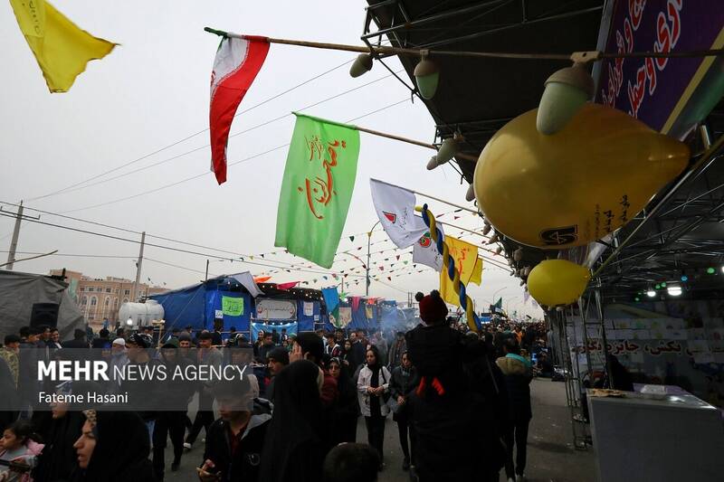 پیاده روی زائران نیمه شعبان در بلوار پیامبر اعظم